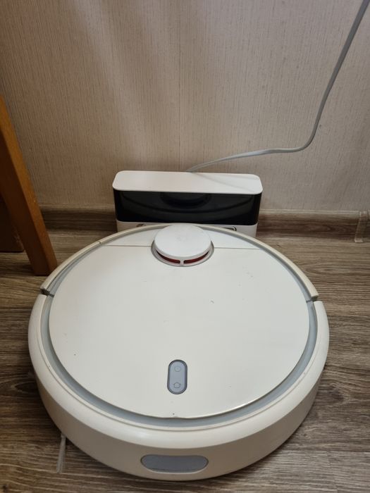 Като нов + части - Xiaomi Mi Robot Vacuum