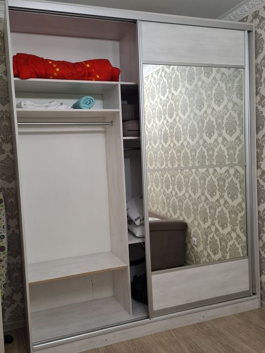 Продам шкаф плательный б/у