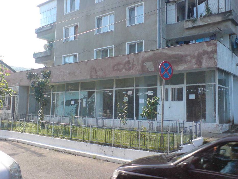 Spatii comerciale  in Nucet  langa Vartop Arieseni, 190, 190,60,80  mp