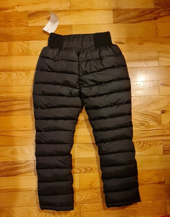 Pantaloni matlasati 9-10 ani noi cu eticheta