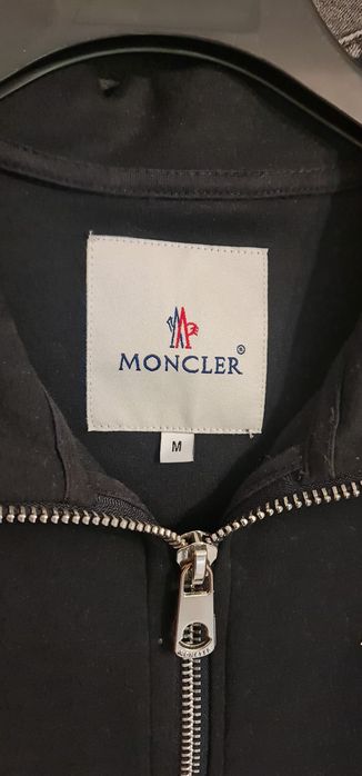 Vând hanorac MONCLER