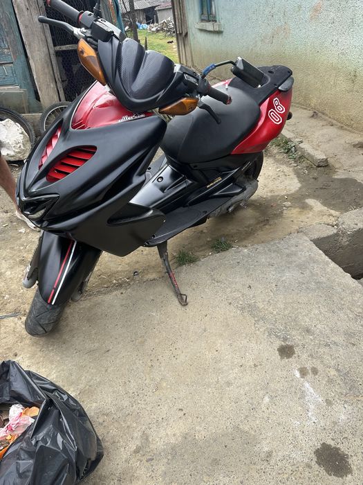 Vand yamaha aerox nu raspund la mesaje doar la telefon