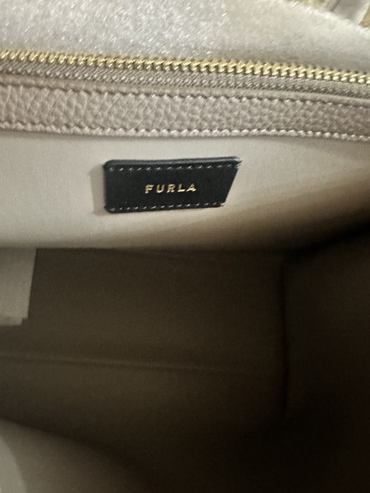 Чанти нови Furla Sofia/Фурла бежова и черна с дръжки за рамо, голям размер