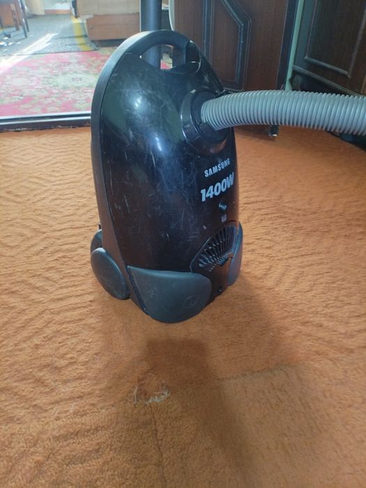 Продаётся пылесосос