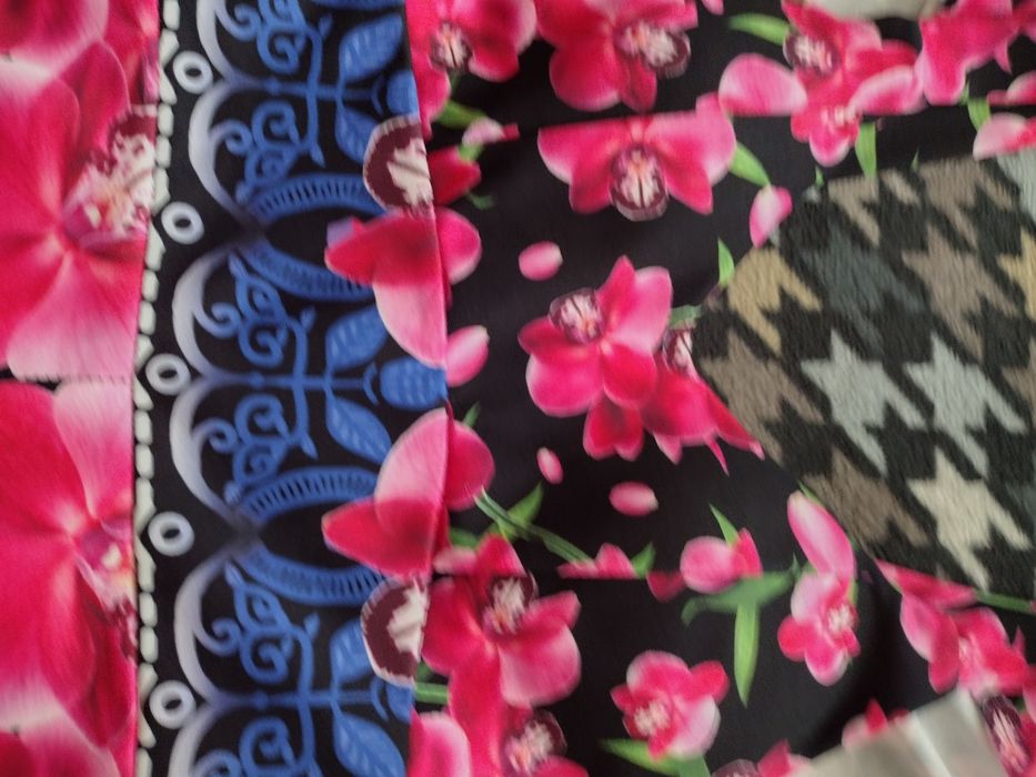 Къс гащеризон на цветя