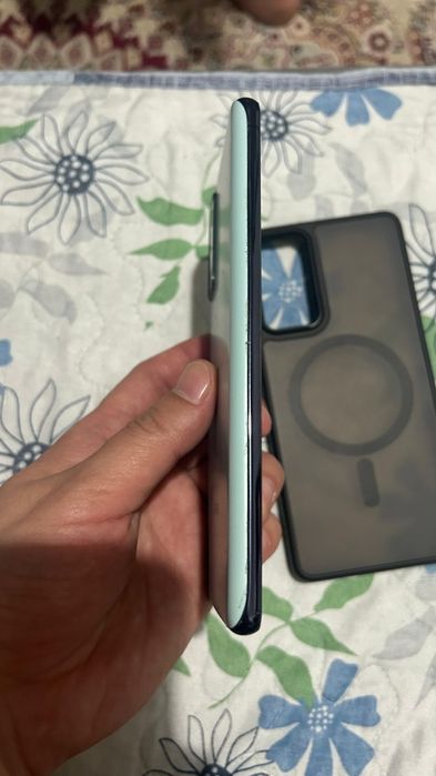 Продам Samsung s20 FE