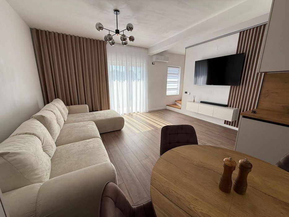 Apartamente cu 3 camere/Case insiruite