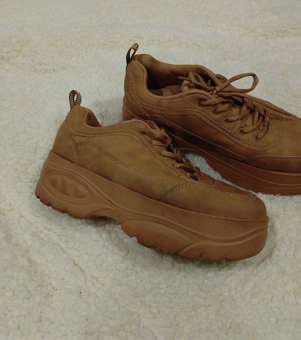 Обява 23 Нови дамски обувки