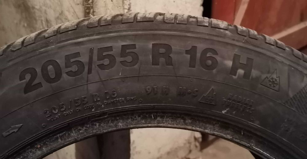 Продавам 1 брой зимна гума 205.55.16 дот 2019 Контентал