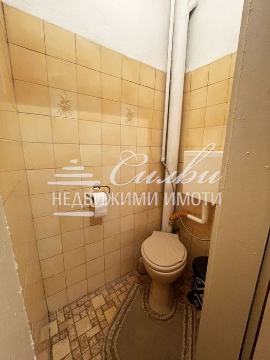 Четиристаен ТУХЛЕН апартамент в района на Математическа гимназия