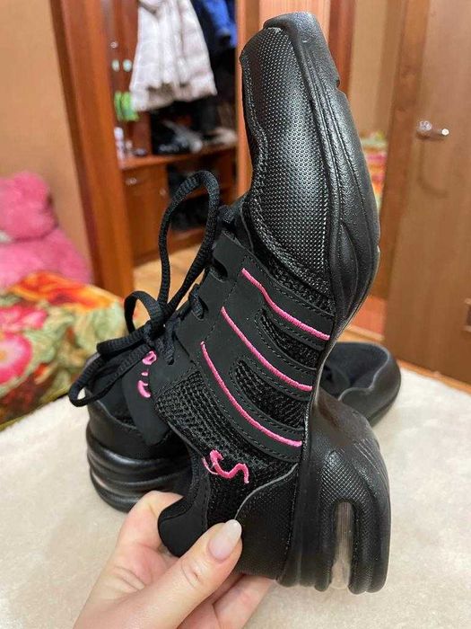 Продам Кроссовки