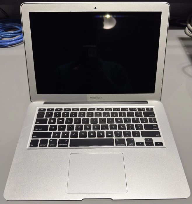 MacBook Air 13" (2017) - 138 Цикъла батерия - Silver – i7/8GB/512GB