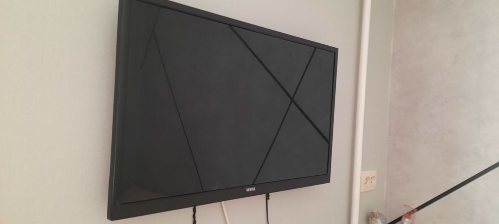 Телевизор vestel+кронштейн