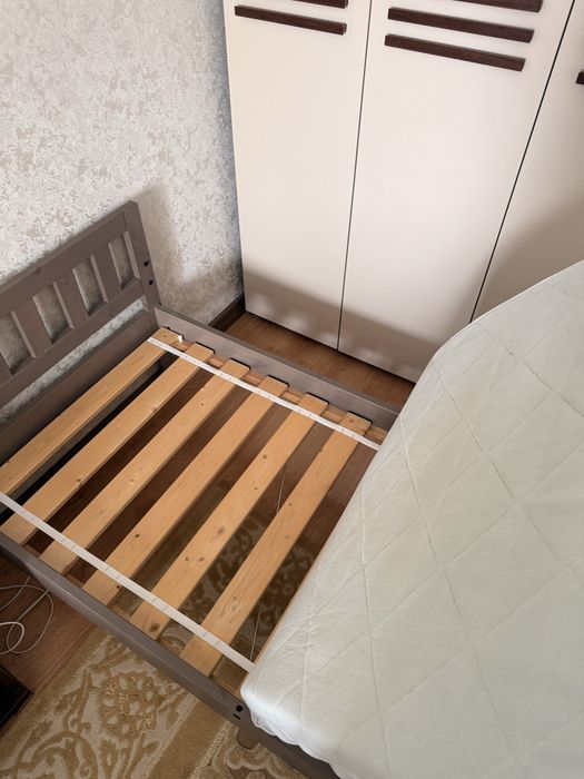 Кровать IKEA для детей и подростков с матрасом