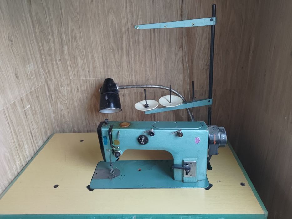 Швейная машина 1022М