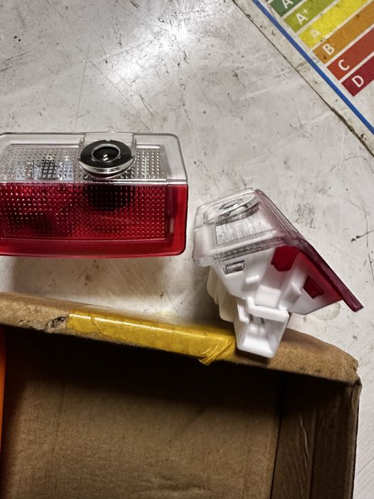 Подсветка двери с логотипом