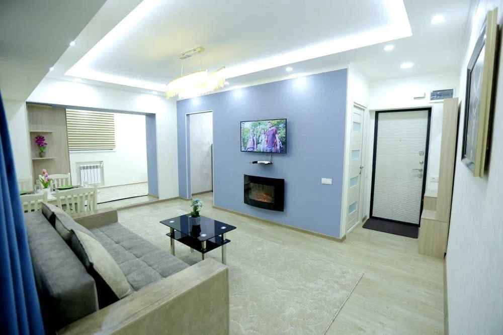 Срочно  Продаётся Ц5 1в2/2/4  с мебелью техникой ремонт хороший !