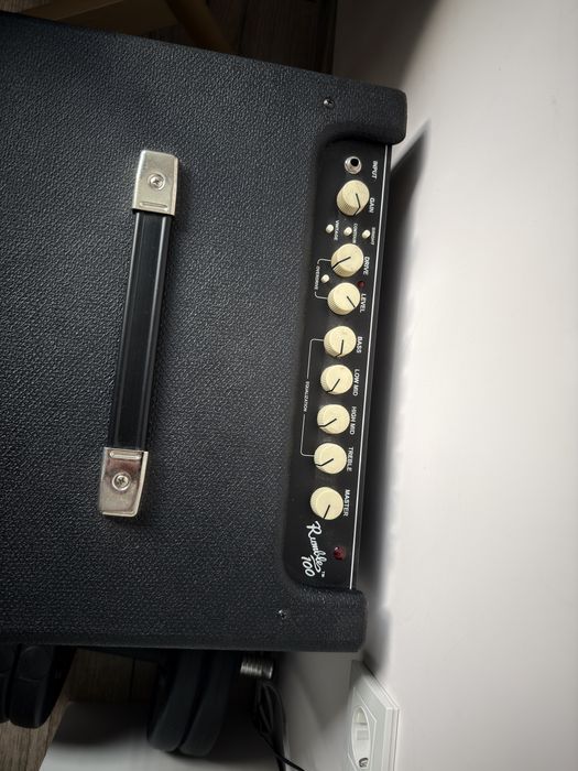 Бас усилвател Fender Rumble 100 V3