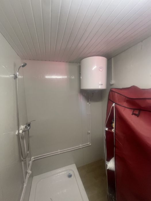 Container nou.