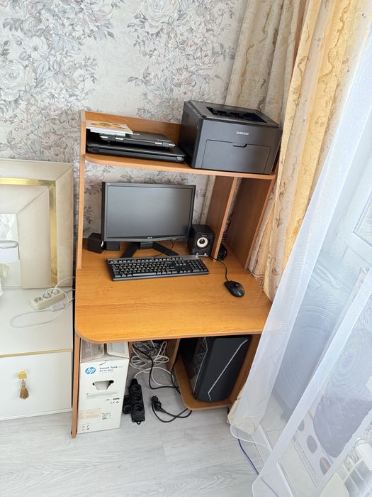 Стол для компьютера