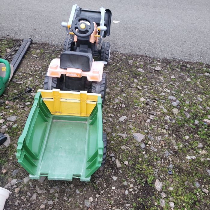 Tractor pt copii cu pedale