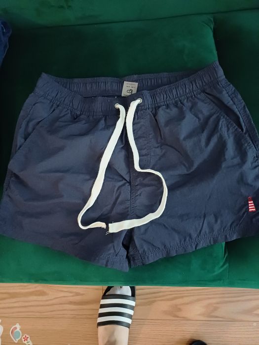 Vând Bermude Pull&Bear cu plasa la interior ptr baie mărimea M