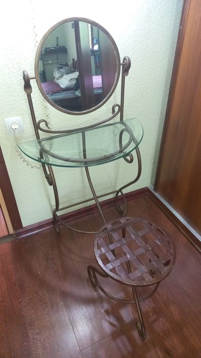 Продается трюмо (консоль)