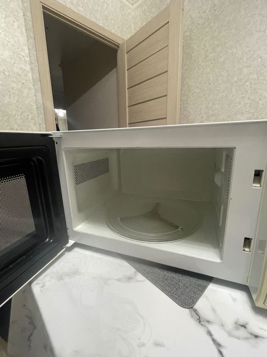 Продам микроволновую печь LG бу