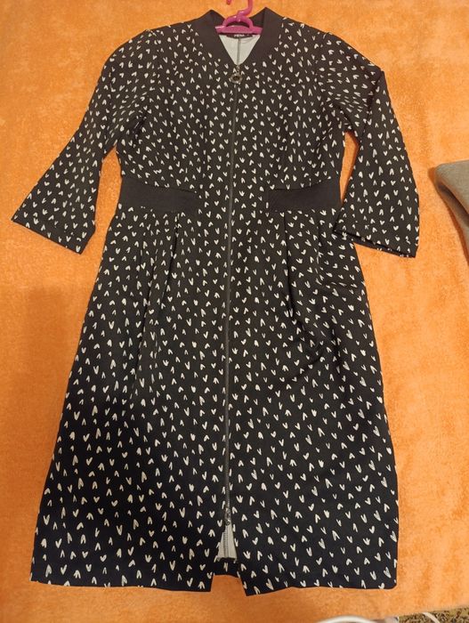 Платье женское продаю