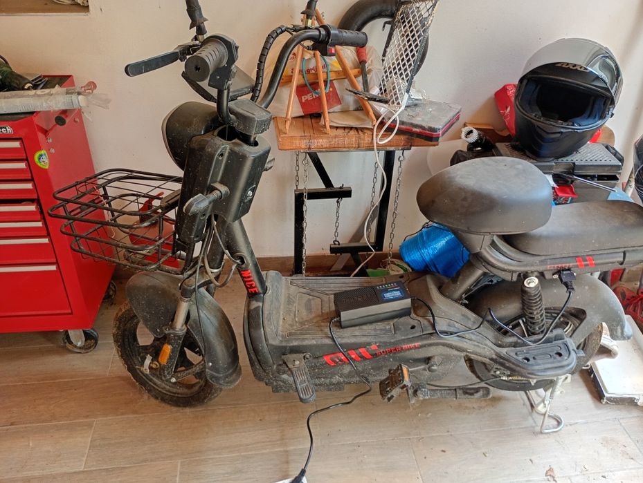 Bicicletă electrica DB solar