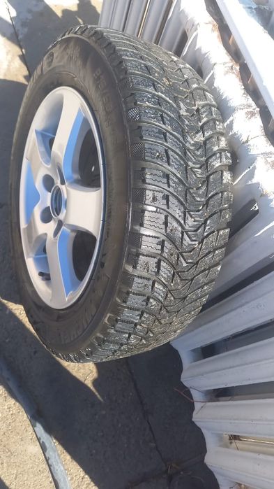 Диск с зимними резинами
