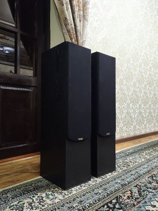 Paradigm studio 5  madei in Canada