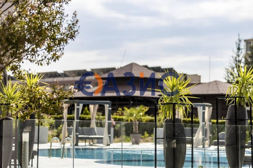 Продава се Двустаен апартамент в к.к. Слънчев бряг - 64 кв.м за 1993 €/кв.м - Снимка #2