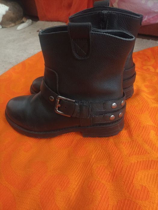 Ghete fete Next , Zara preț ptr ambele perechi