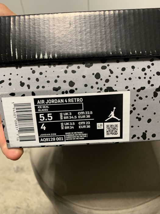 Jordan 4 Retro Frozen