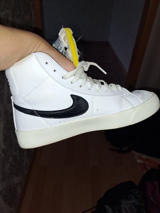 Кеды Nike покупала за 25000тг