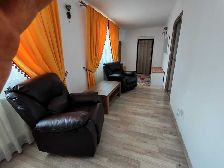 Vand apartament la casa