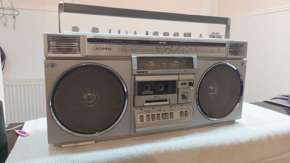 Radio casetofon SANYO  720  japan