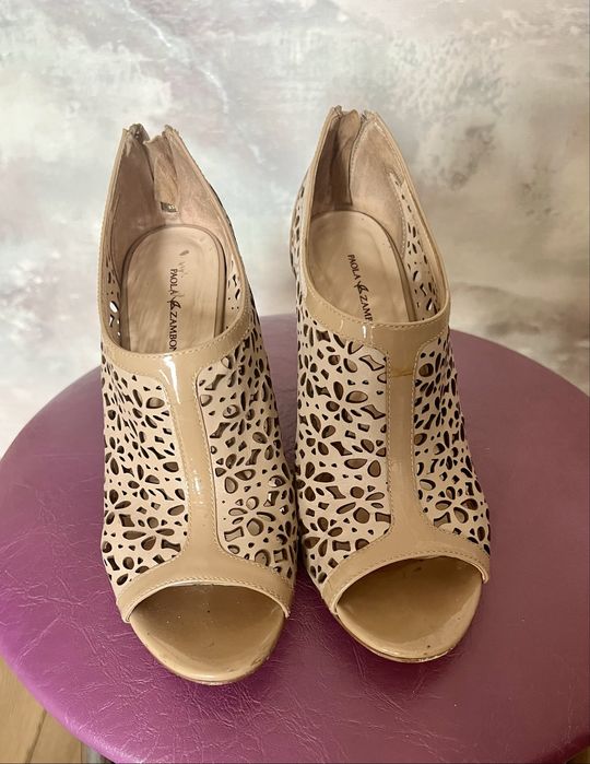 Продам открытые кожанные туфли