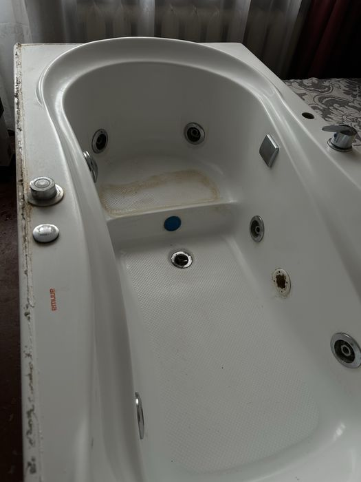 Отдам даром ванную