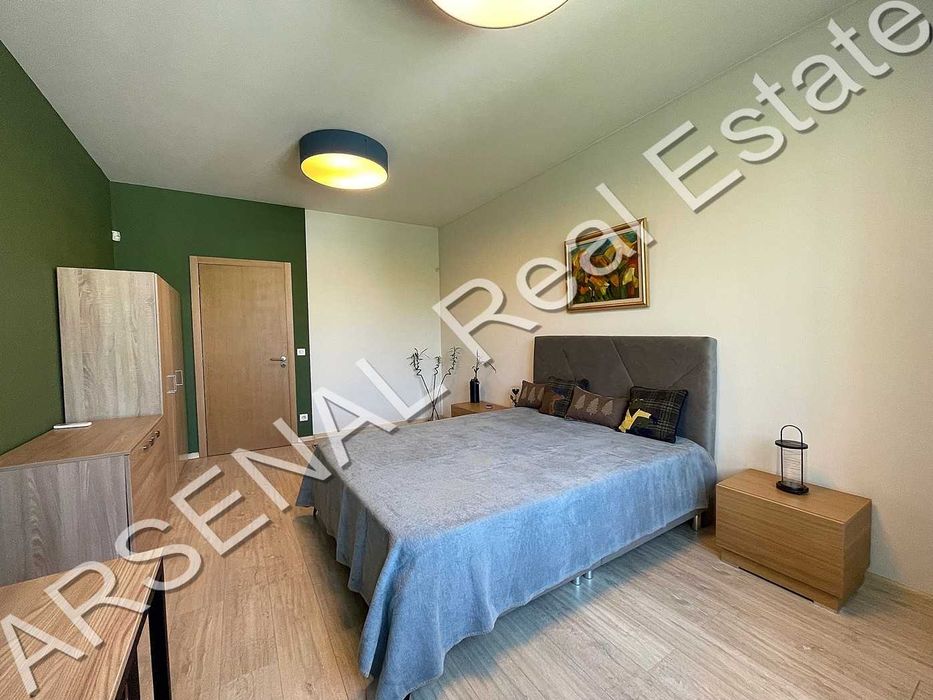 Дава се под наем Тристаен апартамент в София, Изток - 146 кв.м за 1500 € - Снимка #8