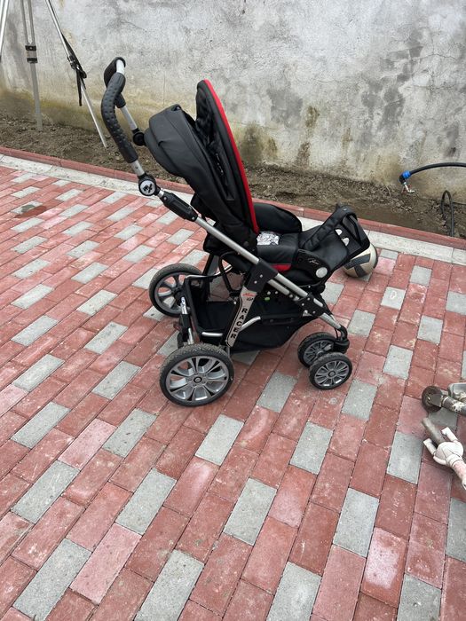 Vand patut,casuta si carucior copii