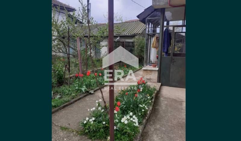 Продава се Къща в с. Левски, Област Варна - 250 кв.м за 740 €/кв.м - Снимка #8