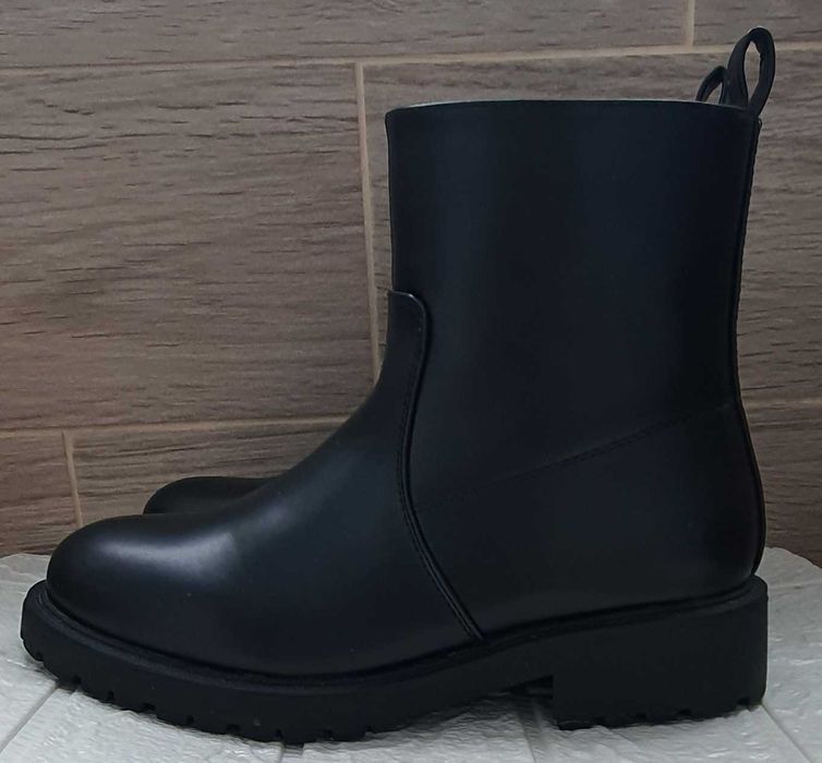 Дамски черни боти