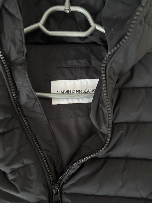 Яке Calvin klein