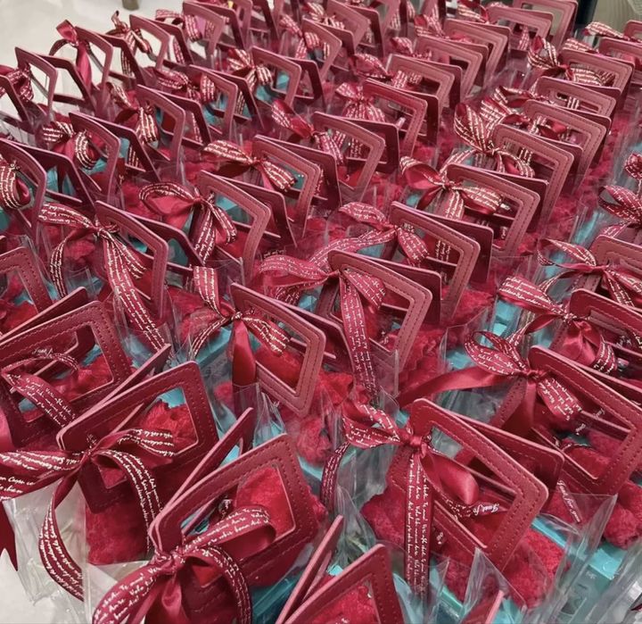 подарки , подарочные боксы