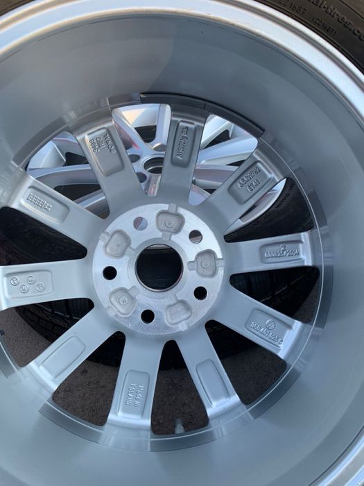 Гуми с джанти чисто нови 16 и 17 цола