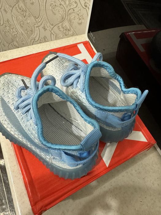 Yeezy kids дёшево