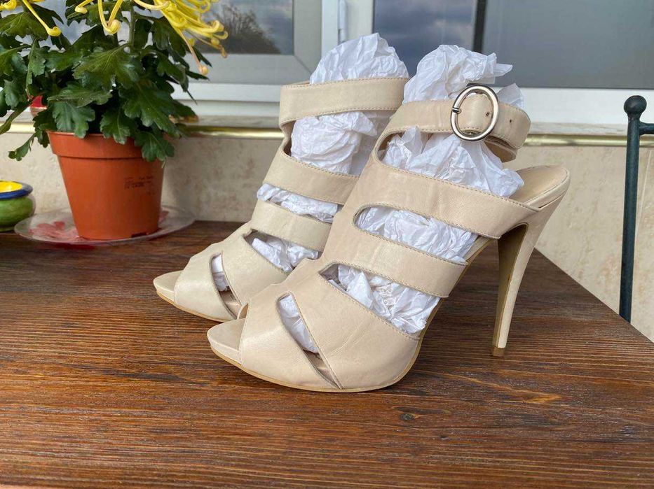 Обувки , сандали от естествена кожа-Италия, Англия