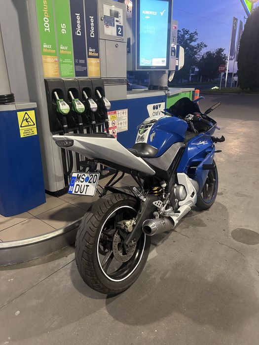 Yamaha YZF-R125 2011